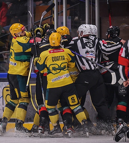 GKS - GKS Tychy. Mecz nr 1 [GALERIA]